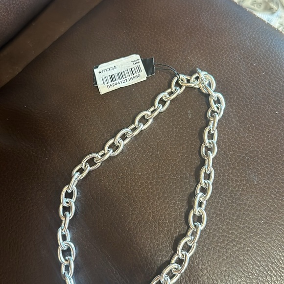Guess Necklas - Picture 3 of 4